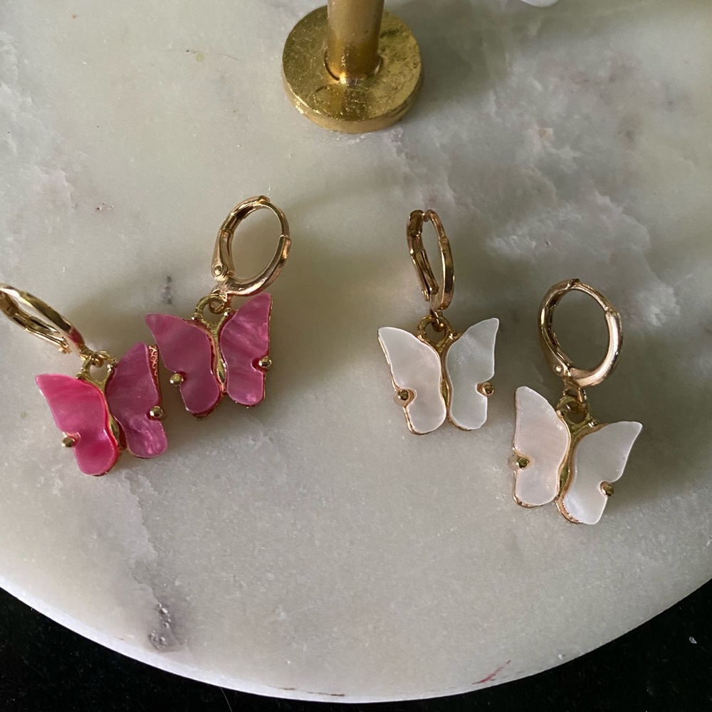 MAKE ME AND OFFER Pink and White Pair Butterfly Huggie Hoop Earrings